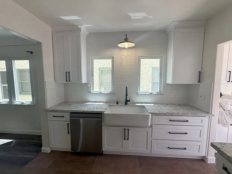 253 Covina Ave — Photo 6