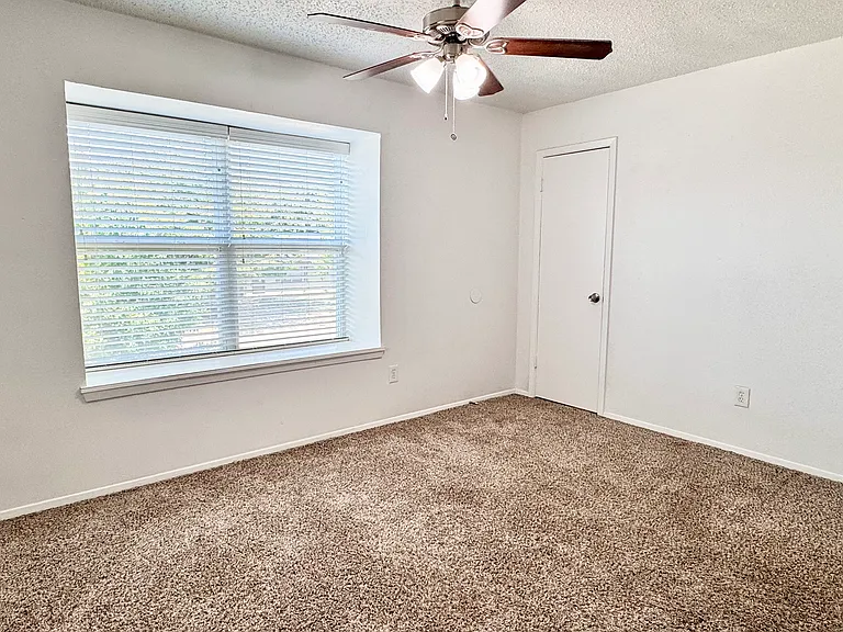 441 SW Thomas St #B — Photo 18