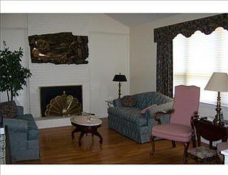 4th image of 7 Fieldbrook Dr