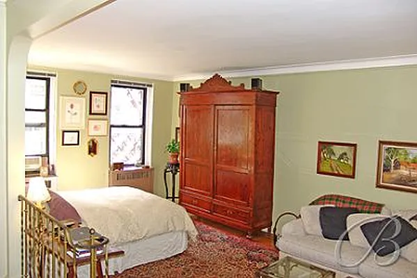 Sold by Bellmarc Realty | media 2