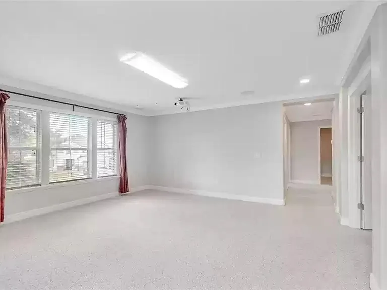 10119 Malpas Point — Photo 35
