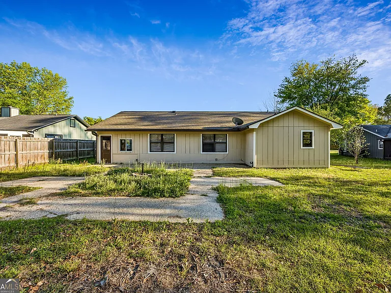 132 Woodvalley Dr — Photo 45