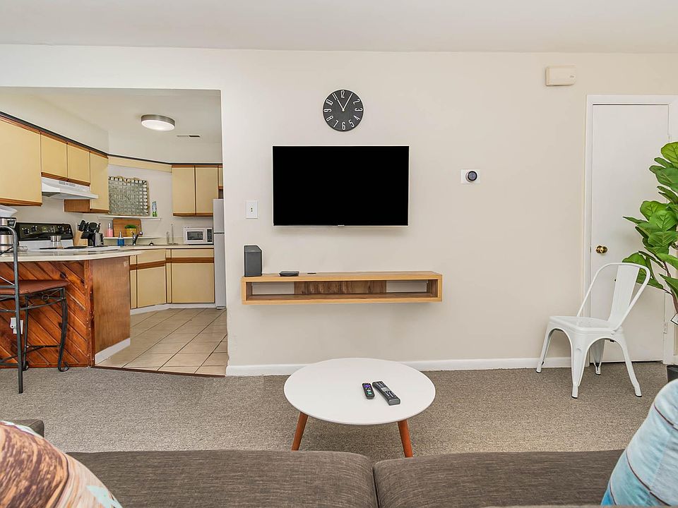 Shadowlawn Villas Condominiums 598 Pinewood Dr Virginia Beach, VA