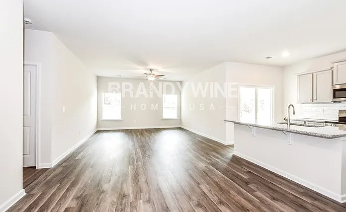 687 Patmore Dr — Photo 5