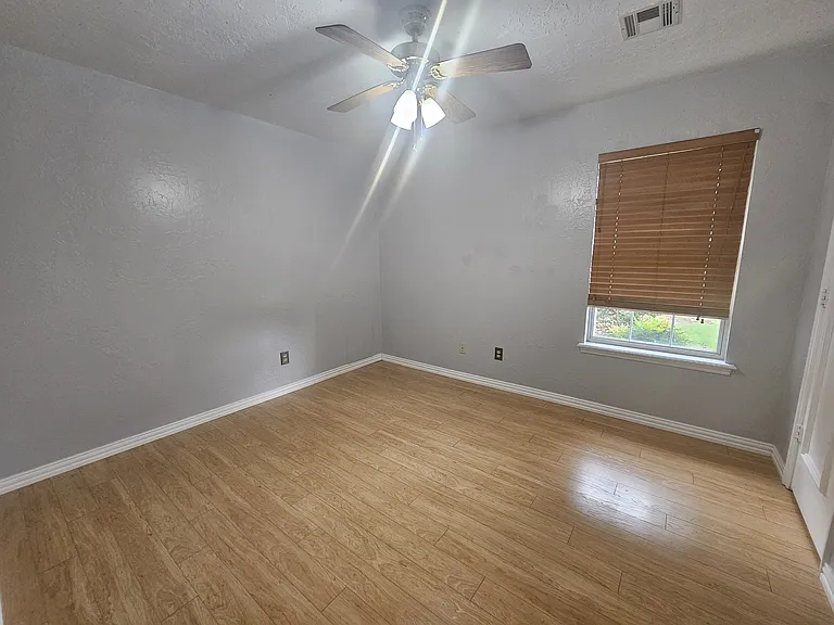 7 NW Forest Ln — Photo 19
