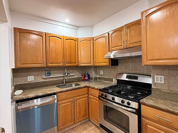 2nd image of 20-45 28th St #1F