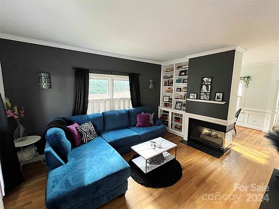 3rd image of 9408 Holly Bend Ln