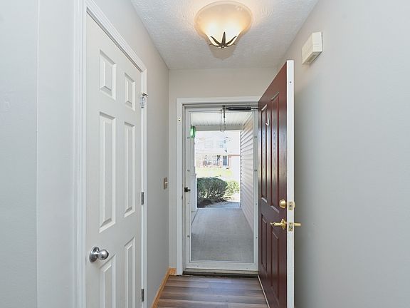 3rd image of 204 Callaway Farms Dr