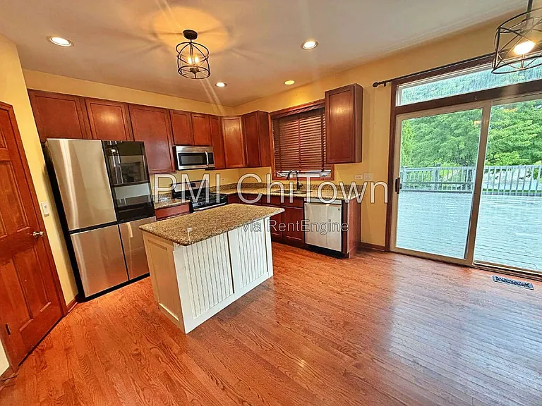 2050 Rockland Dr — Photo 8