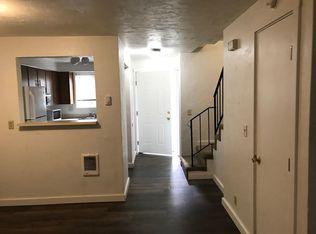 97 D St #2, Springfield, OR 97477