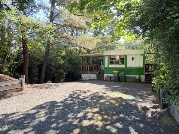 1600 Rhododendron Dr Space 196, Florence, OR 97439