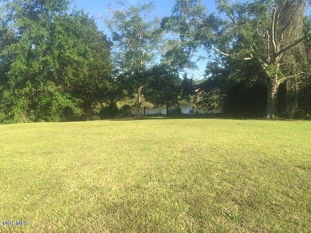 1st image of 760 Sharon Hills Dr