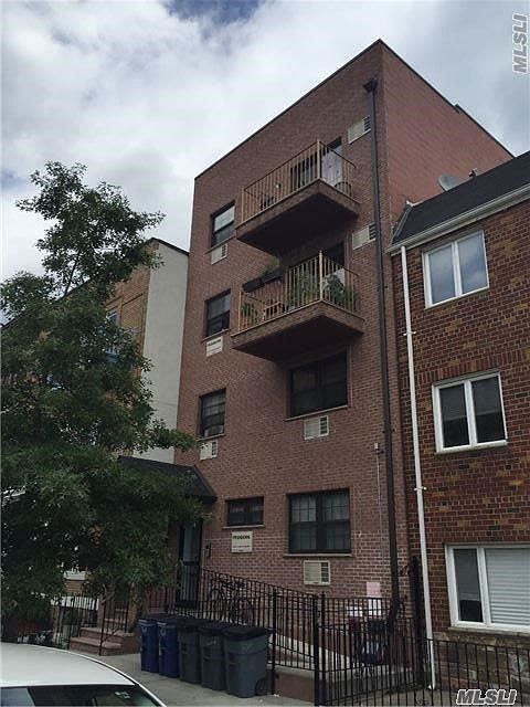 1st image of 3045 32nd St