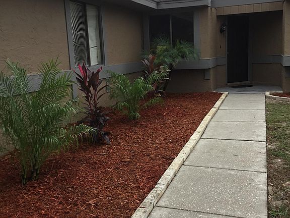 3rd image of 8027 Mockernut Ln