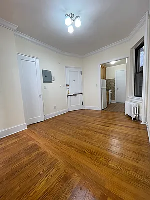 Rented by Glasser Realty LLC | media 6