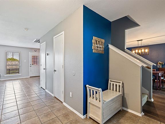 3rd image of 1818 Summer Glen Ct