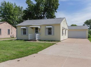 453 4th St E, Milan, IL 61264