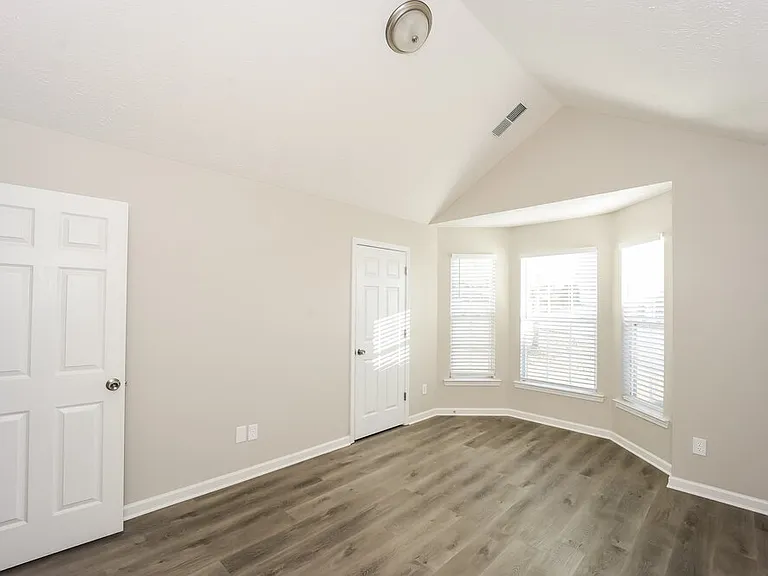 8835 Lake Rd — Photo 14