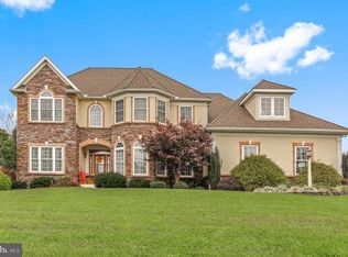 950 Wetherburn Dr, York, PA 17404