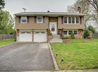 3 Toomin Dr, Neptune, NJ 07753