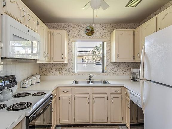 5th image of 43 Vista Gardens Trl