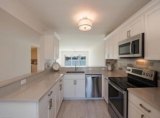 10682 Gulf Shore Dr APT 103, Naples, FL 34108