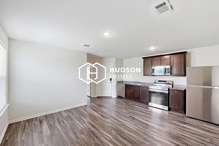 9743 Veyblum St #B — Photo 5