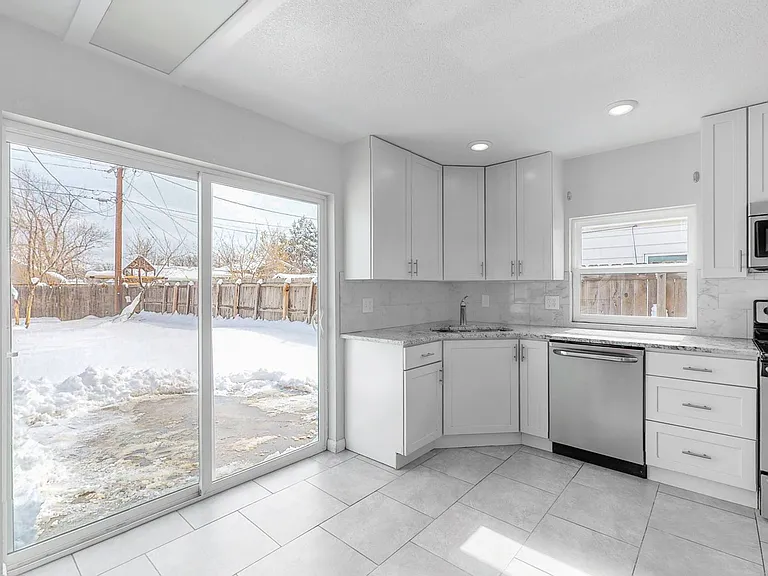 1770 Willow St — Photo 3