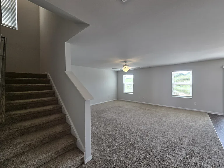 129 Maple Tree Ln — Photo 7