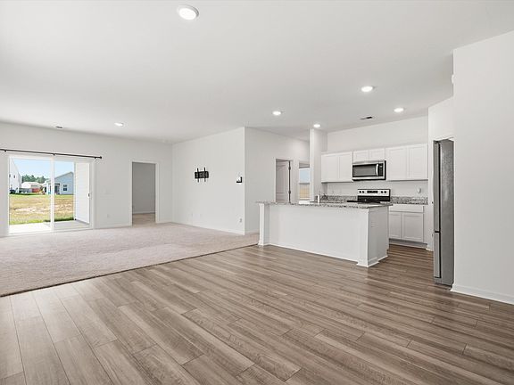5th image of 569 Polaris Way