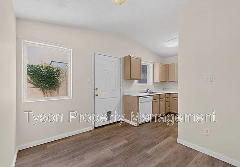 328 Escena St SE — Photo 8