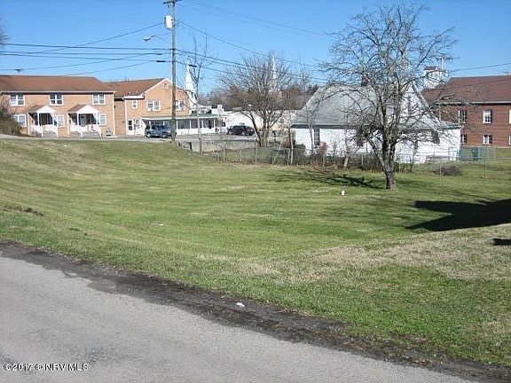3rd image of 102 Phlegar St