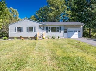 40 Farmington Rd, Amherst, MA 01002