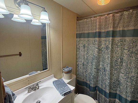 3rd image of 2080 Hemstreet Rd