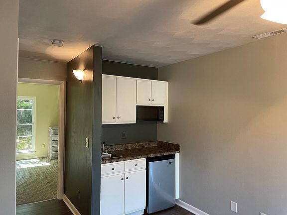 3rd image of 1368 Bradley Dr