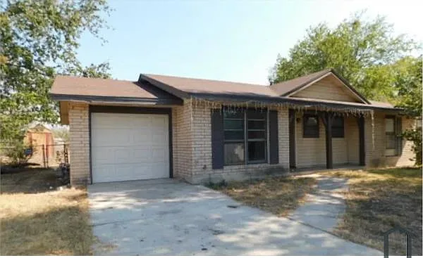 4 bed, 1218 sqft, $1,525 — Photo 3