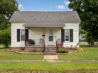 700 N 30th St, Herrin, IL 62948