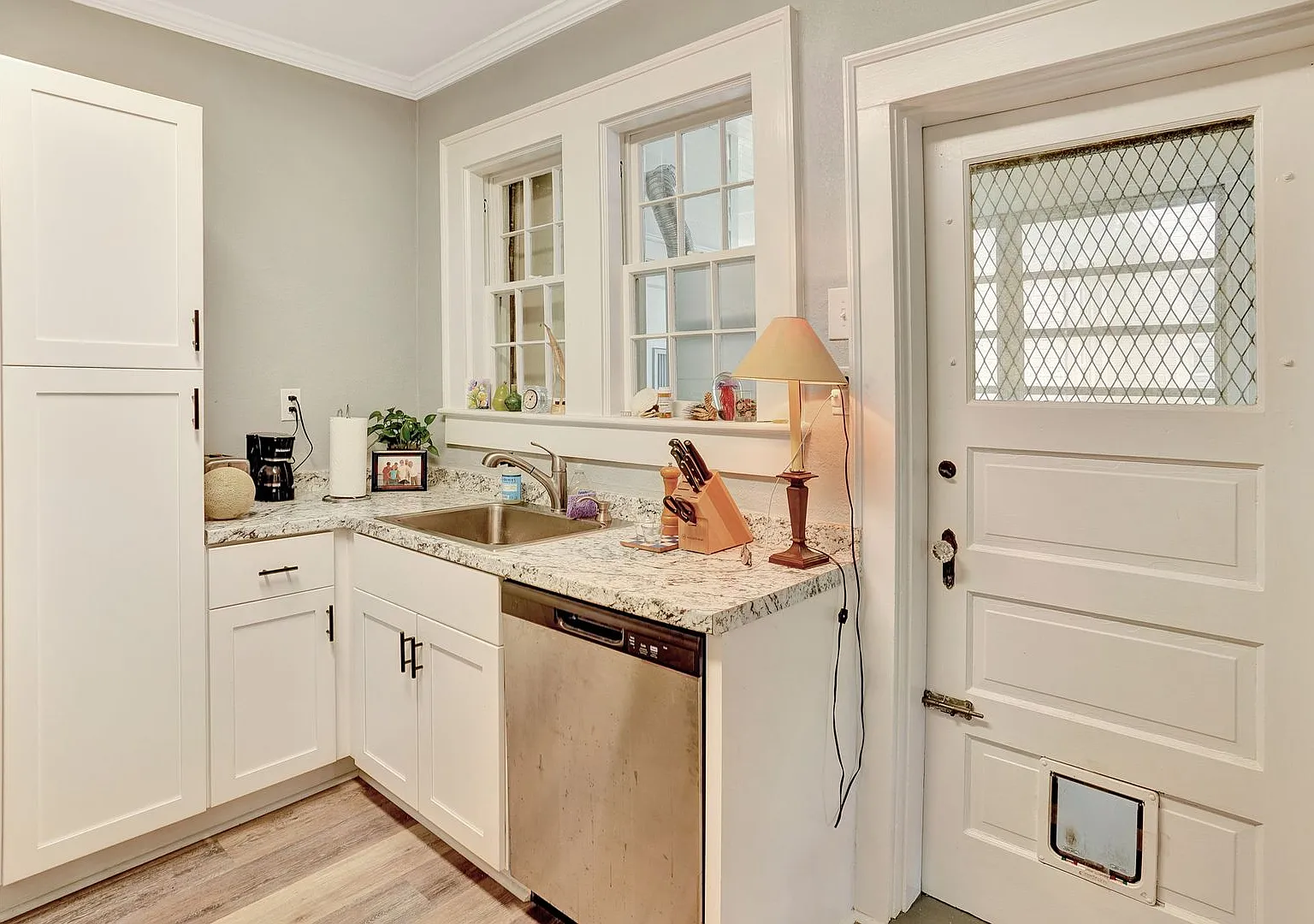 Ardsley Park 3 bedroom 2 bathroom with Sunroom — Photo 4