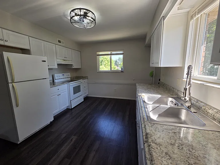 425 & 427 Mason St #427 — Photo 3