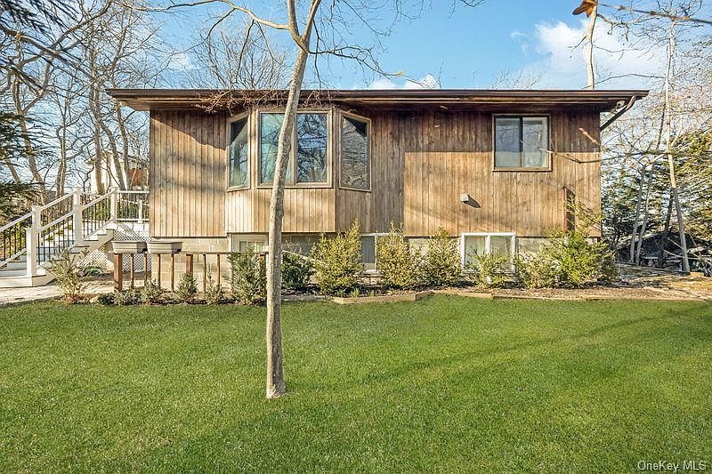 1st image of 356 Oakleigh Avenue #17