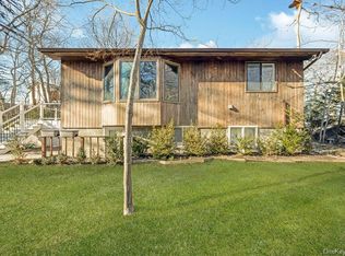 356 Oakleigh Avenue #17, Calverton, NY