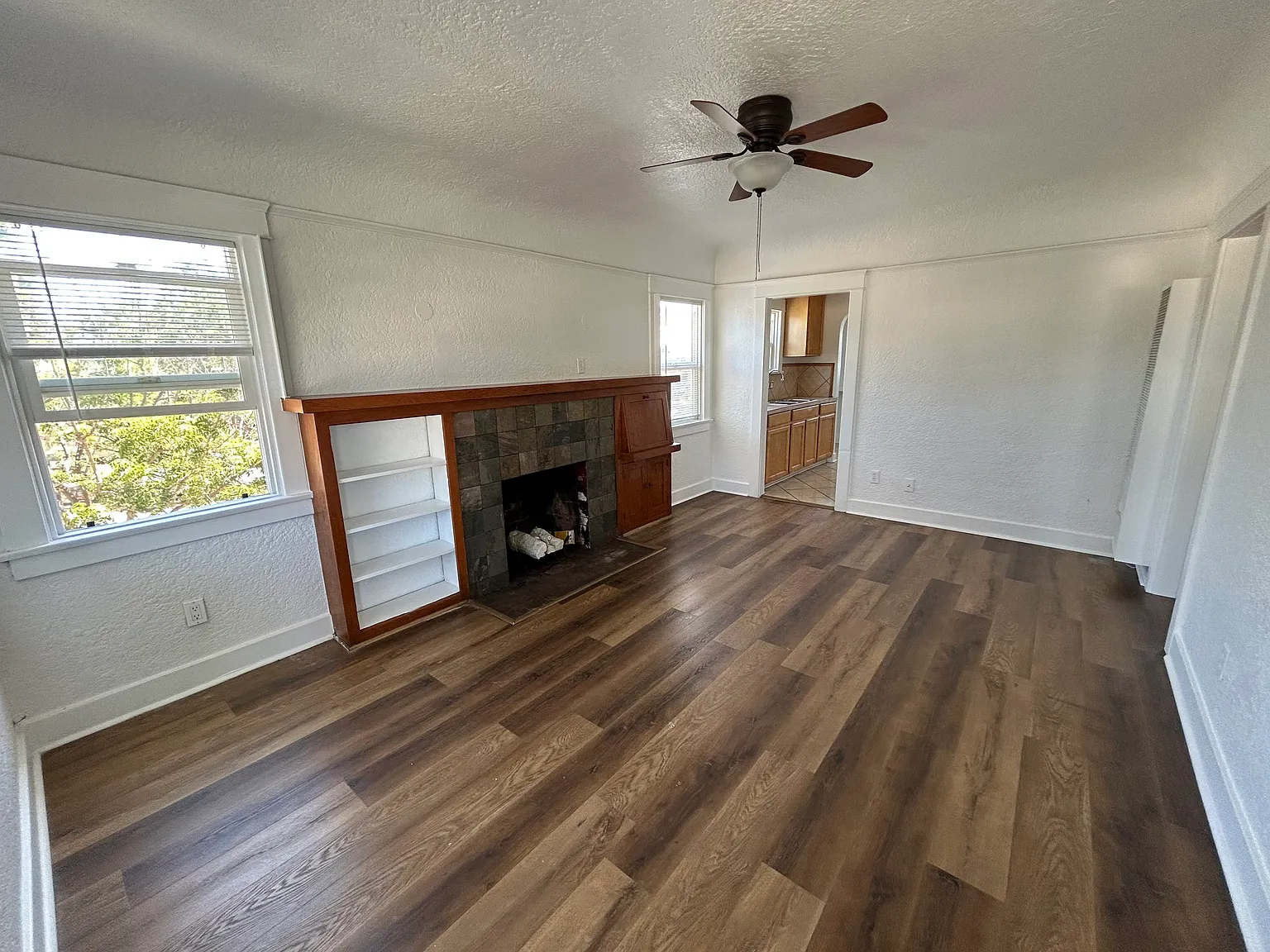 2 bed, 660 sqft, $3,600 — Photo 3
