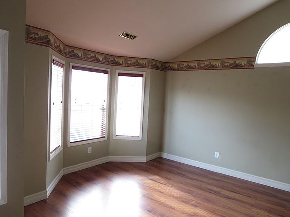 4th image of 13706 SE 35th St