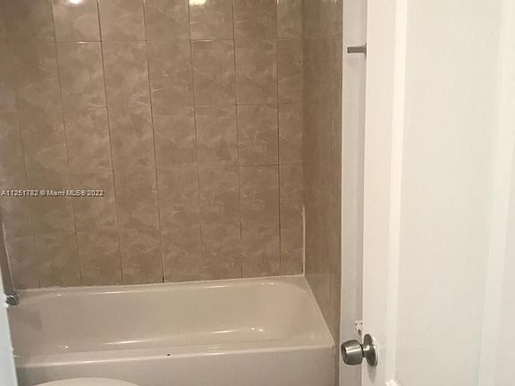 5th image of 1505 NE 135th St #1530-19