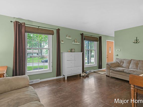 5th image of 5696 Blaine Ave SE