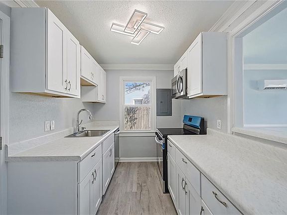 4th image of 7707 Wickham Ave
