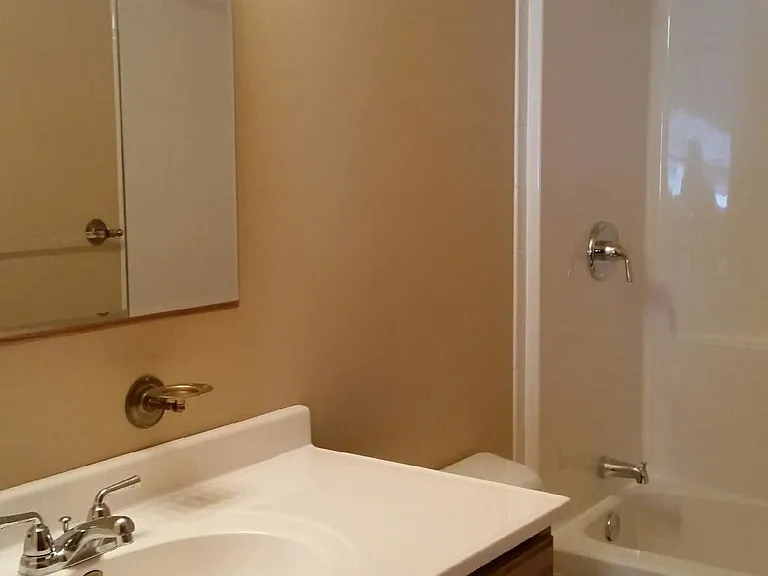 419 E Pine St — Photo 1