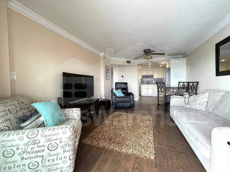 51 Island Way #906 — Photo 4
