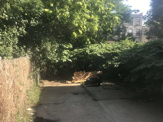 Rented by EXR | media 10