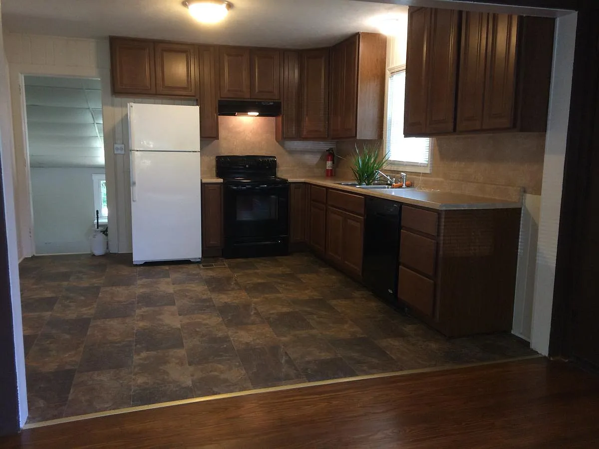 4582 Poplar Road — Photo 2